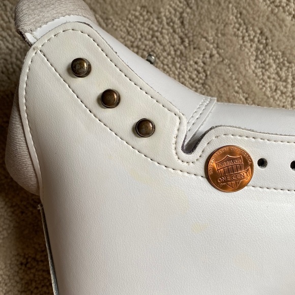 NEW IN BOX Riedell | Flair 910 Ice Skates Size 4 with Eclipse Astra 9 1/4” Blade - Picture 15 of 17